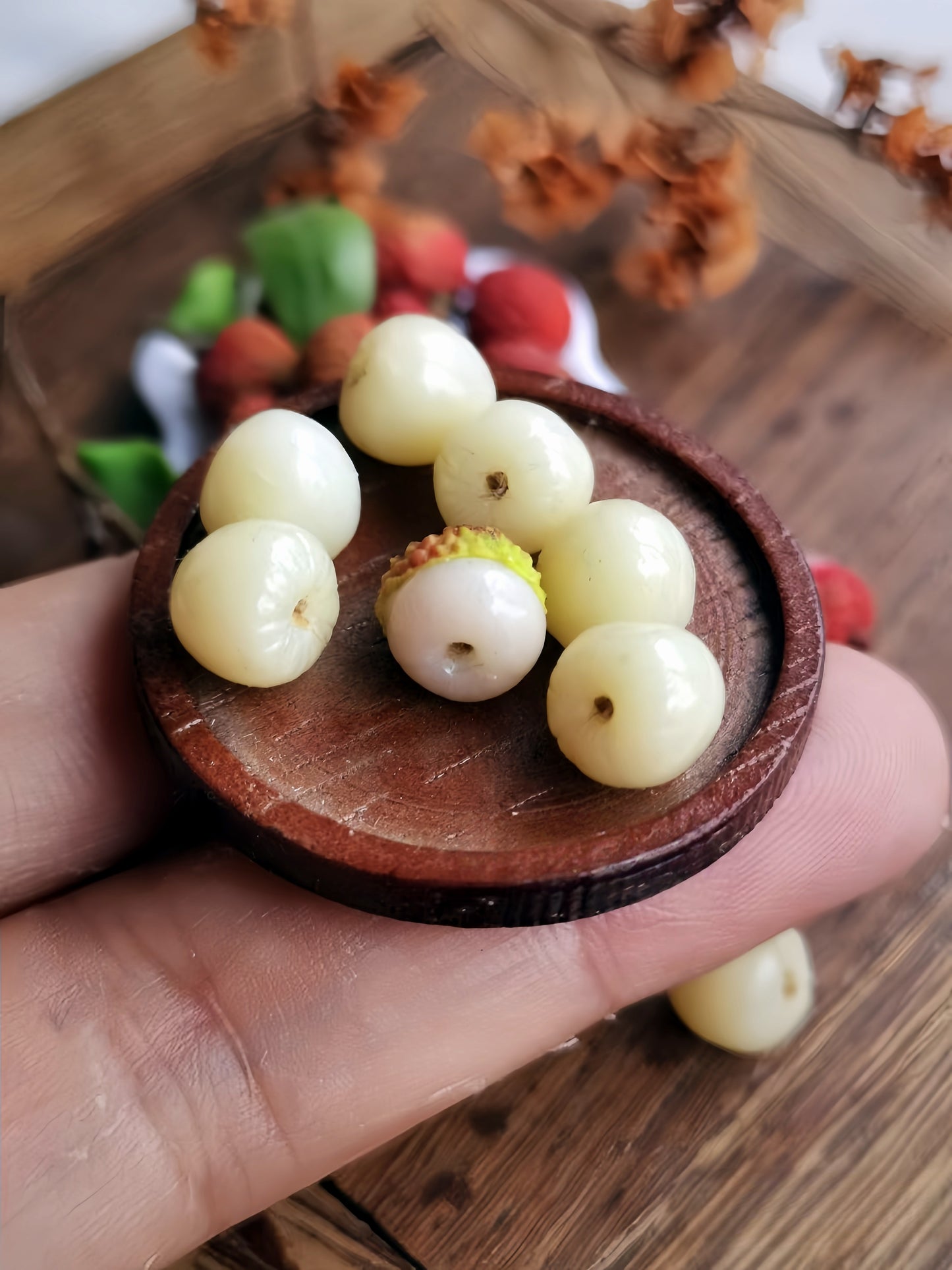 15Pcs Miniature Lychee Set – Hand-Sculpted 1:12 Scale Dollhouse Lychees with Bumpy Red Shell, Translucent White Flesh and Dark Seed, Realistic Tropical Fruit Miniatures for Dioramas & Polymer Clay Art