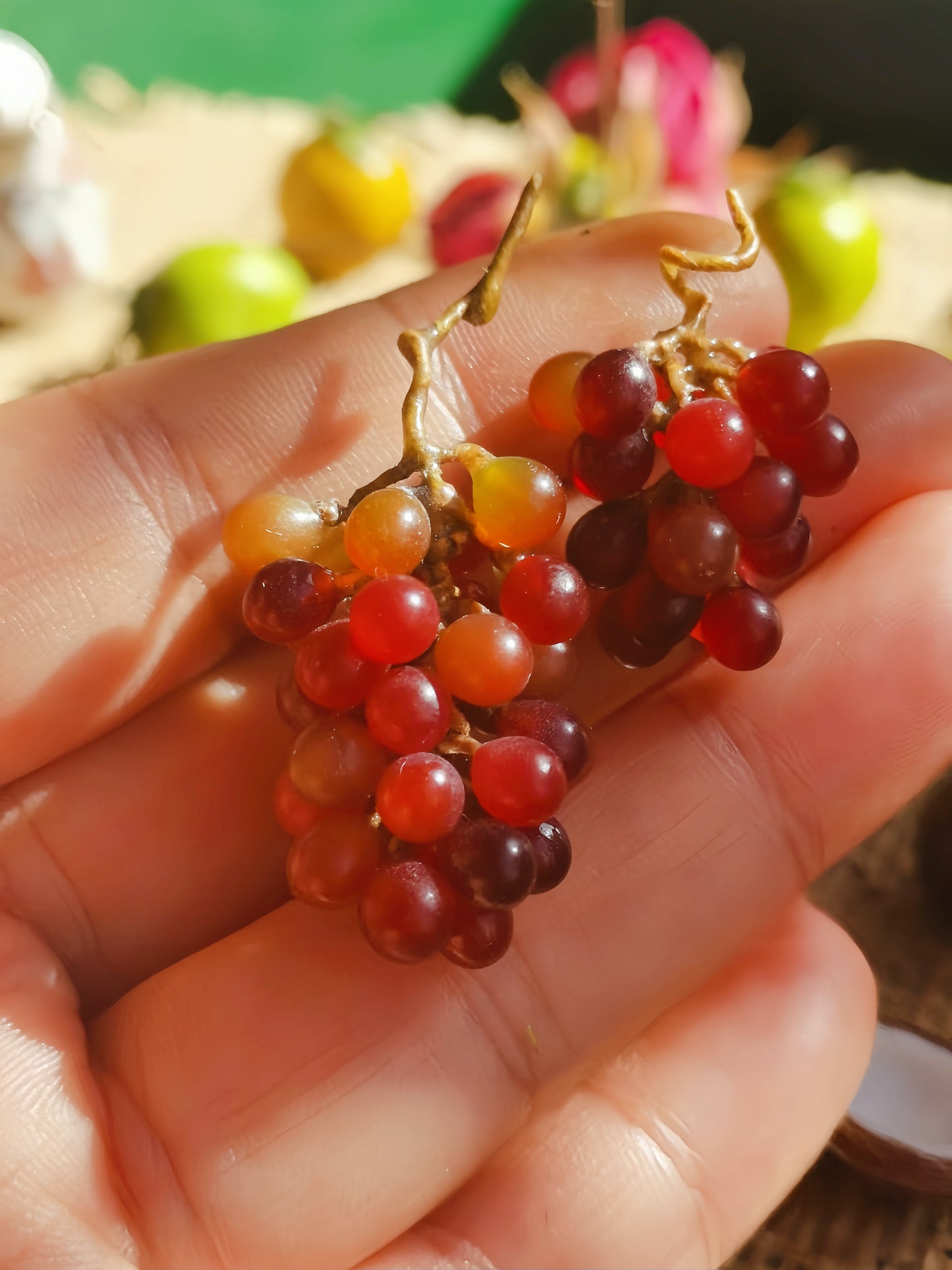 2Pcs Miniature Red Grapes Cluster – Hand-Sculpted 1:12 Scale Dollhouse Grapes with Realistic Vine Stem, Tiny Fake Fruit for Dioramas & Polymer Clay Food Miniatures (Large / Small)