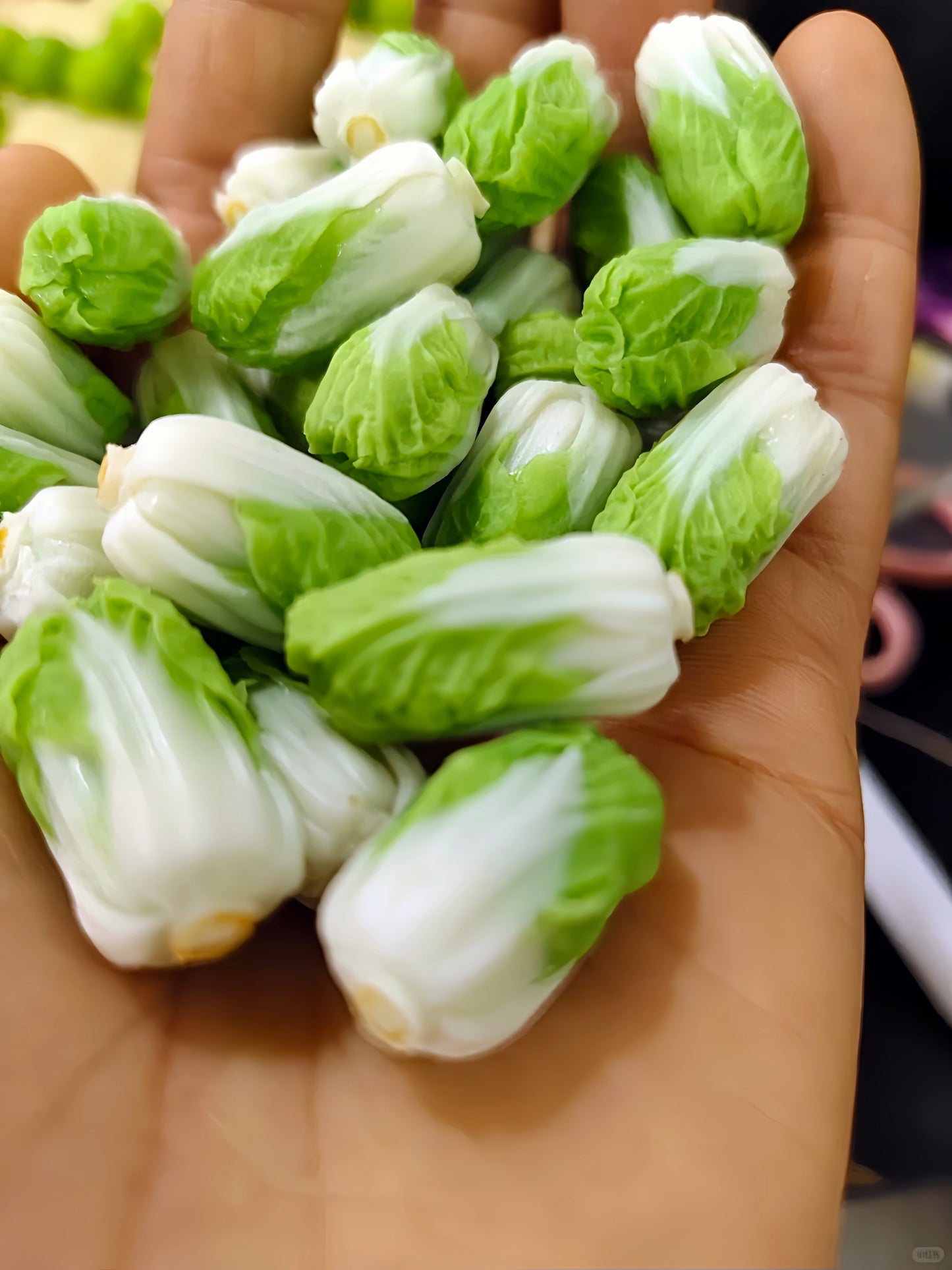 6Pcs Miniature Napa Cabbage Set – Hand-Sculpted 1:6 Scale Dollhouse Chinese Cabbage with Layered Green-White Leaves, Realistic Tiny Asian Vegetable for Blythe & Barbie Dioramas, Resin Jewelry & Polymer Clay Food Miniatures