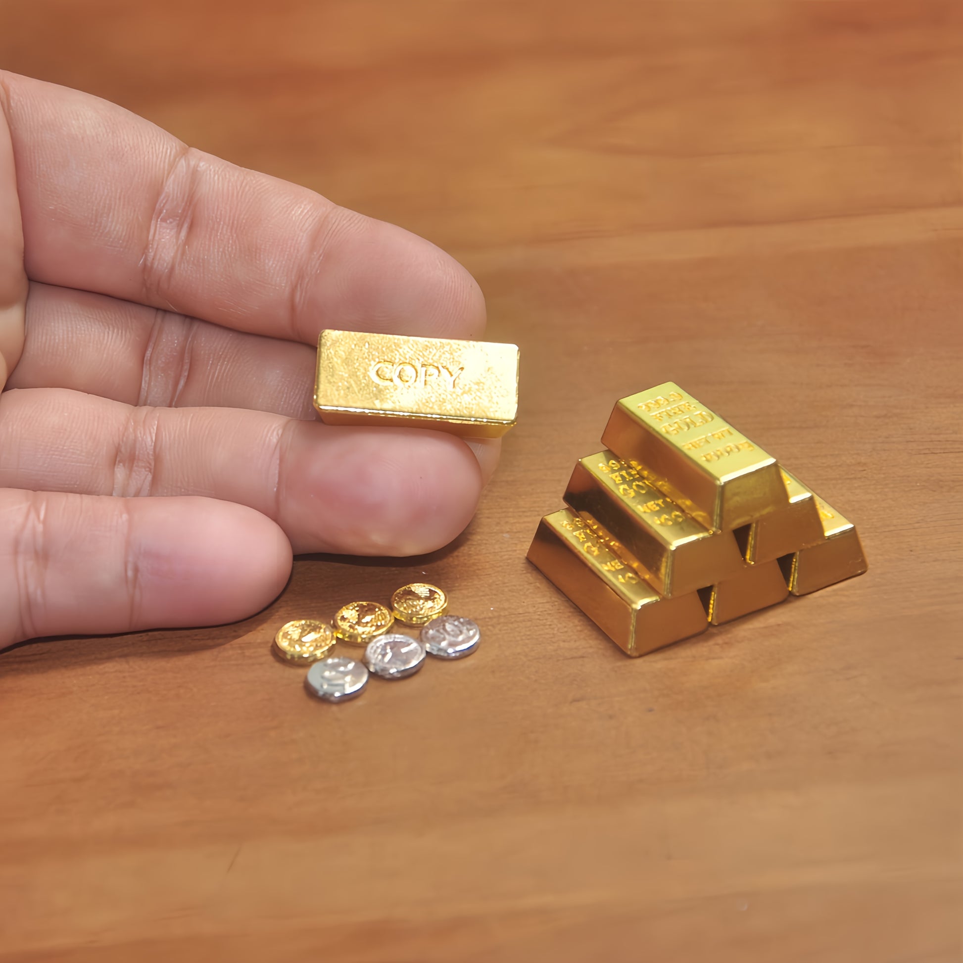 miniature collector briefcase set for action figures fdmini