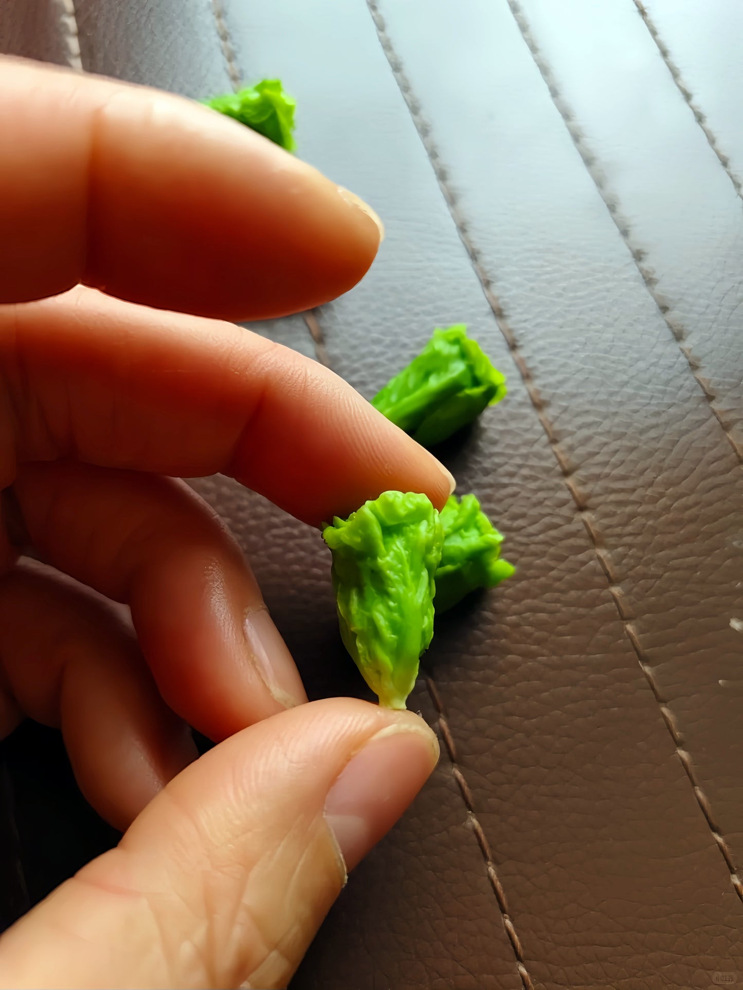 6Pcs Miniature Lettuce Set – Hand-Sculpted 1:6 Scale Baby Romaine Lettuce Heads, Realistic Tiny Green Vegetable for Blythe & Barbie Dollhouse Kitchens, Salad & Burger Dioramas, Resin Jewelry & Polymer Clay Food