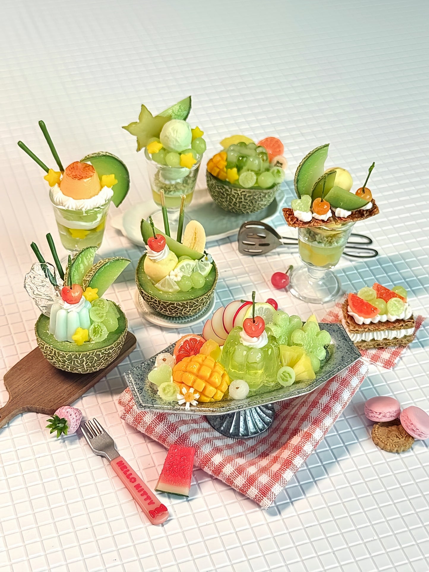 1:6 Scale Miniature Melon Café Collection – 8 Styles Dollhouse Cantaloupe Bowl, Melon Parfait, Jelly Platter & Fruit Tart, Handmade Polymer Clay Kawaii Food for Blythe BJD Diorama