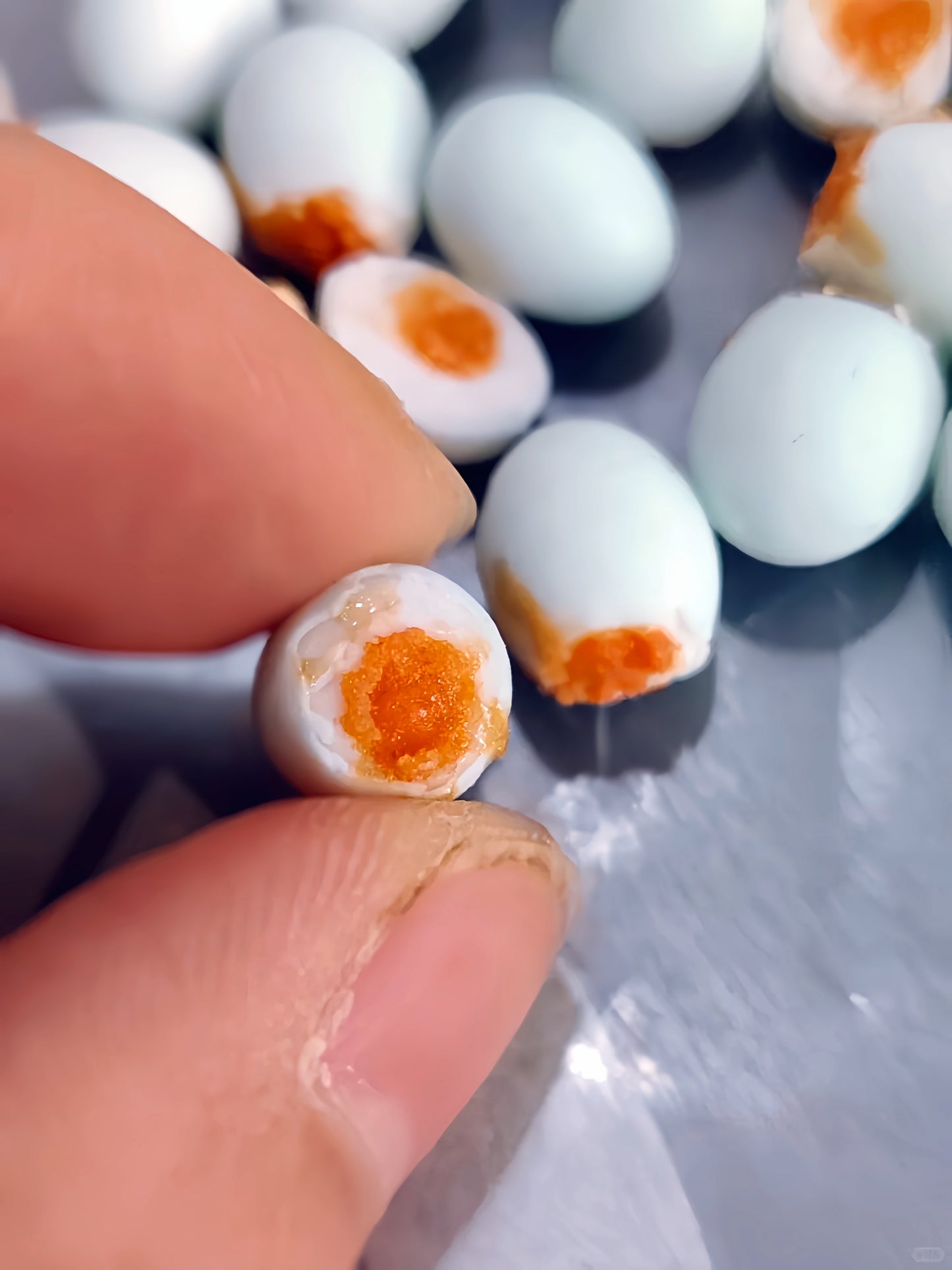 7Pcs Miniature Salted Duck Egg Set – Hand-Sculpted 1:6 Scale Chinese Salted Eggs, Whole, Halved and Cracked with Golden Yolk, Realistic Tiny Asian Food for Blythe & Barbie Dioramas, Resin Jewelry & Polymer Clay Food