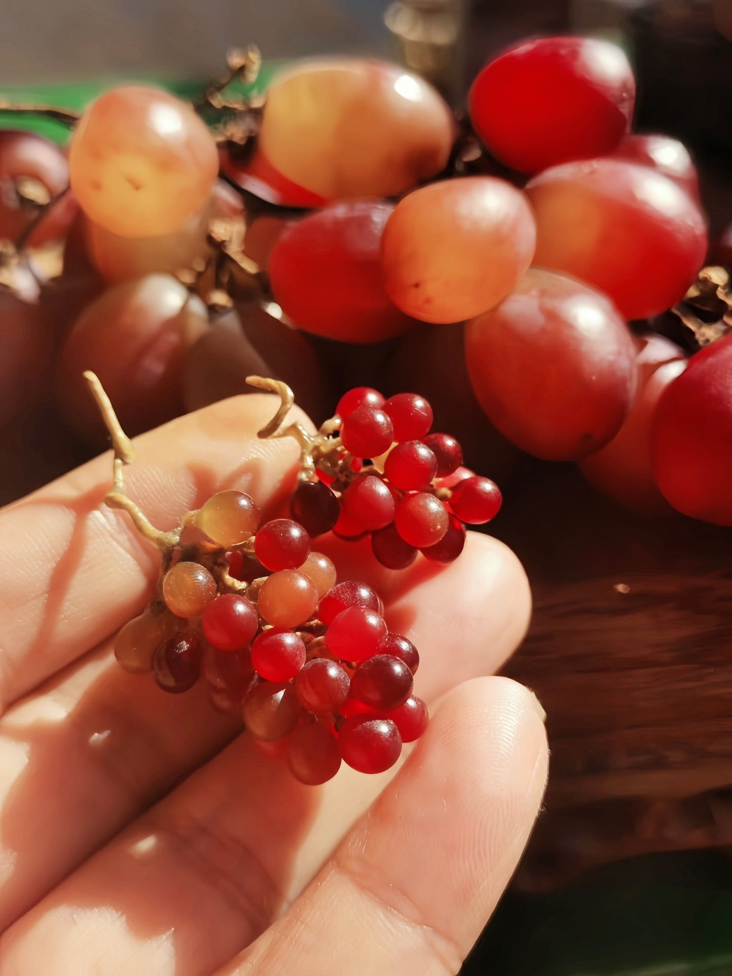 2Pcs Miniature Red Grapes Cluster – Hand-Sculpted 1:12 Scale Dollhouse Grapes with Realistic Vine Stem, Tiny Fake Fruit for Dioramas & Polymer Clay Food Miniatures (Large / Small)