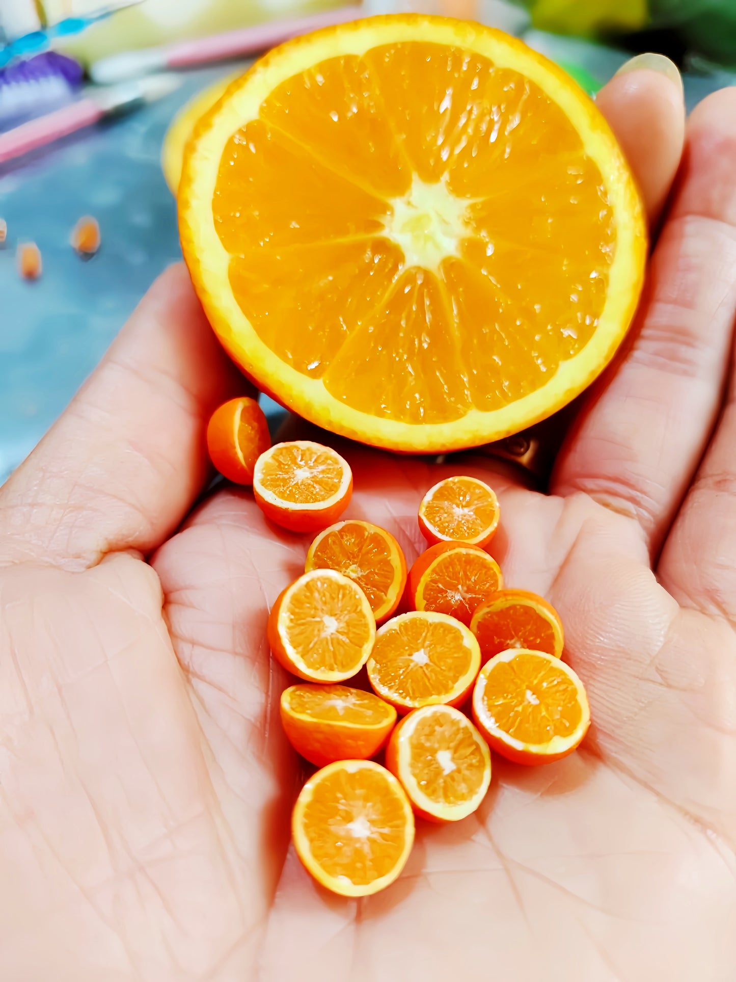 6Pcs Miniature Orange Set – Hand-Sculpted 1:6 Scale Dollhouse Oranges, Halved, Hollow Juiced Shell and Wedge, Realistic Tiny Citrus for Blythe & Barbie Dioramas, Resin Jewelry & Polymer Clay Food Miniatures