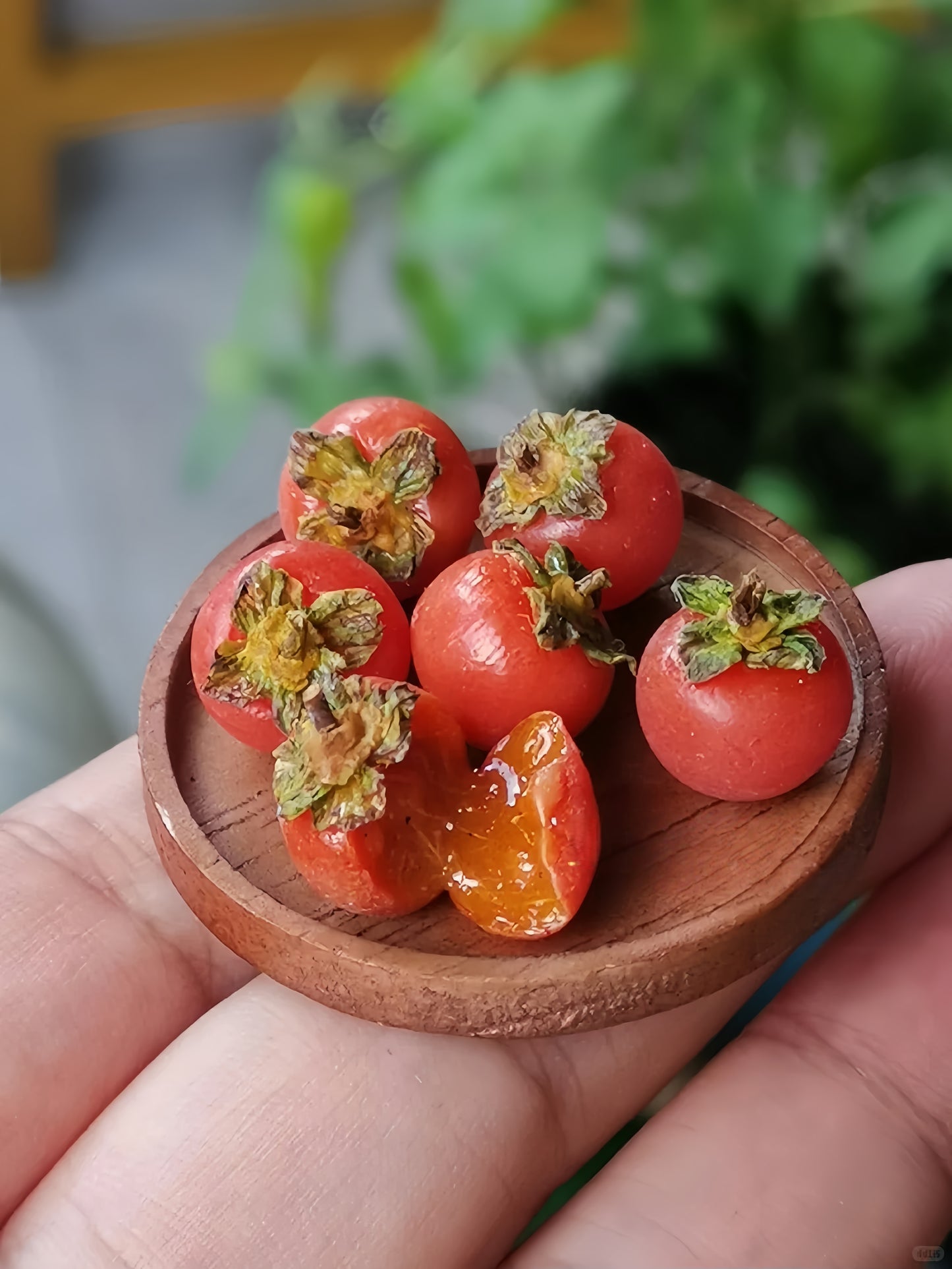 3PCS Miniature Persimmon Set – Hand-Sculpted 1:12 Scale Dollhouse Persimmons with Dried Calyx and Translucent Amber Flesh, Realistic Tiny Asian Fruit for Dioramas, Resin Jewelry & Polymer Clay Food Miniatures