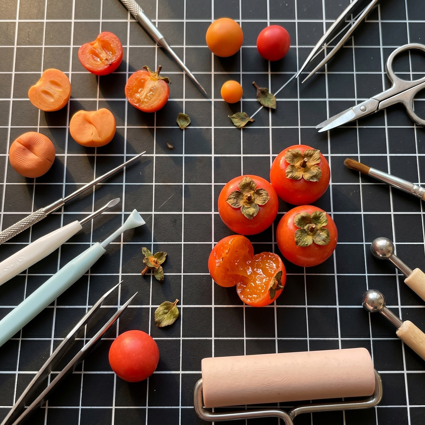 3PCS Miniature Persimmon Set – Hand-Sculpted 1:12 Scale Dollhouse Persimmons with Dried Calyx and Translucent Amber Flesh, Realistic Tiny Asian Fruit for Dioramas, Resin Jewelry & Polymer Clay Food Miniatures