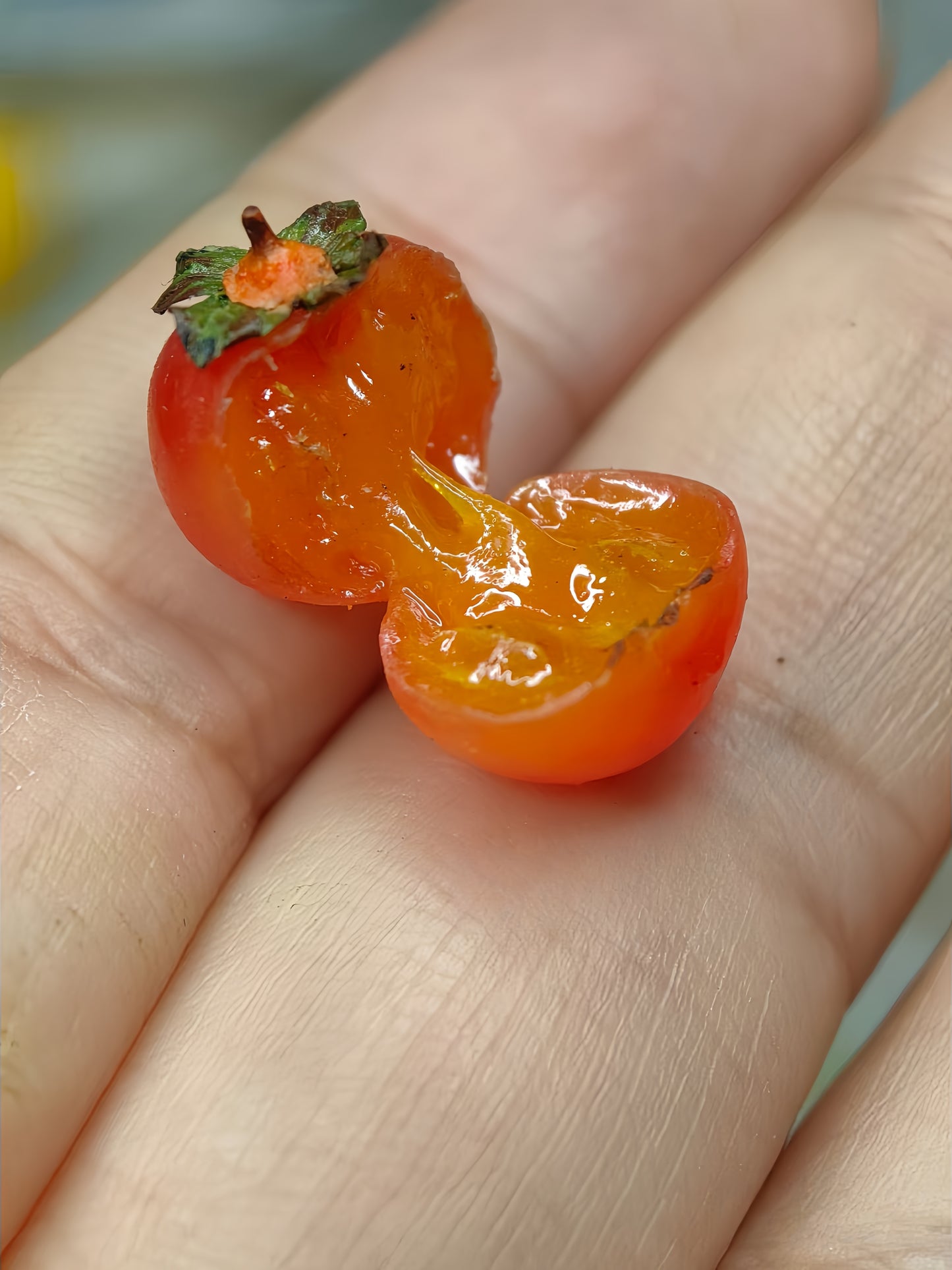 3PCS Miniature Persimmon Set – Hand-Sculpted 1:12 Scale Dollhouse Persimmons with Dried Calyx and Translucent Amber Flesh, Realistic Tiny Asian Fruit for Dioramas, Resin Jewelry & Polymer Clay Food Miniatures