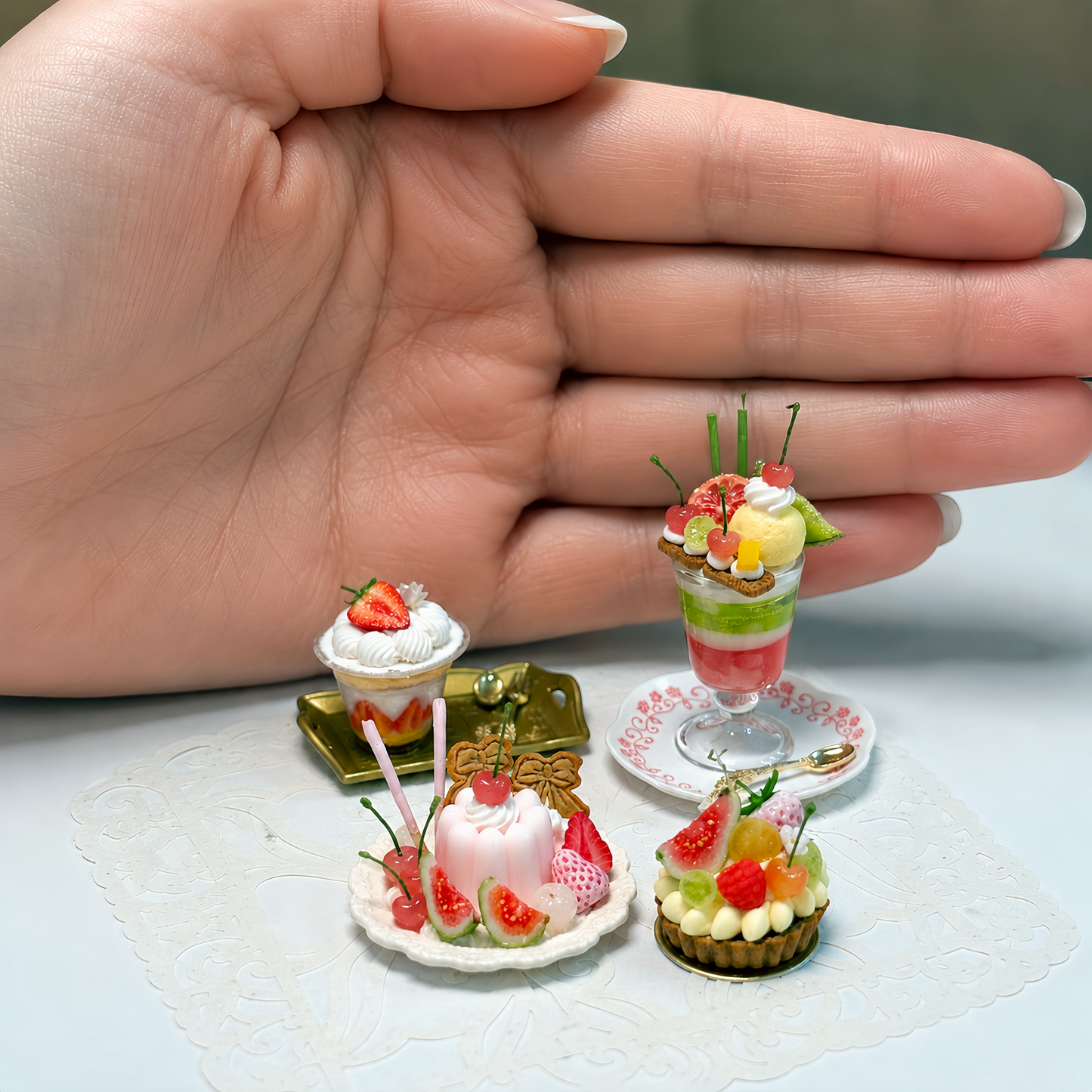 1:6 Scale Miniature Fig & Strawberry Dessert Set – Dollhouse Charlotte Cake, Tropical Parfait, Fruit Tart & Strawberry Cup, Handmade Polymer Clay Café Food for Blythe BJD Diorama