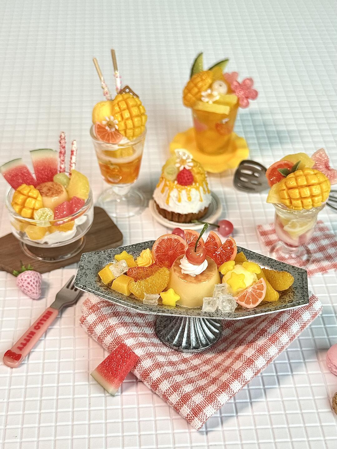 1:6 Scale Miniature Mango & Citrus Summer Café Collection – 6 Styles Dollhouse Tropical Parfait, Orange Jelly Platter, Mango Cupcake & Pineapple Cup, Handmade Polymer Clay Kawaii Food for Blythe BJD Diorama