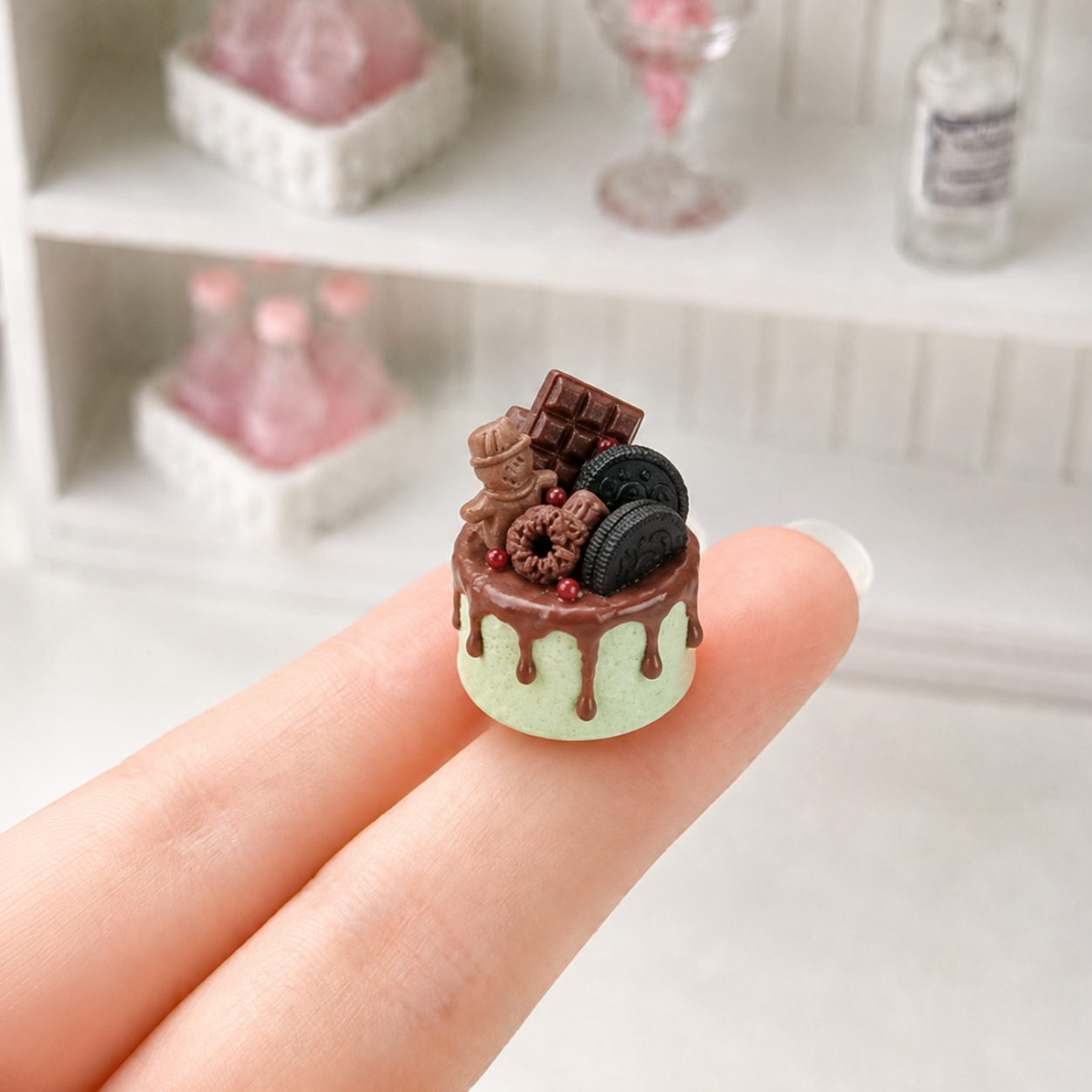 1:6 Scale Miniature Chocolate Mint Café Collection – 7 Styles Dollhouse Drip Cake, Chocolate Parfait, Cat Cookie Platter & Mint Latte, Handmade Polymer Clay Kawaii Food for Blythe BJD Diorama