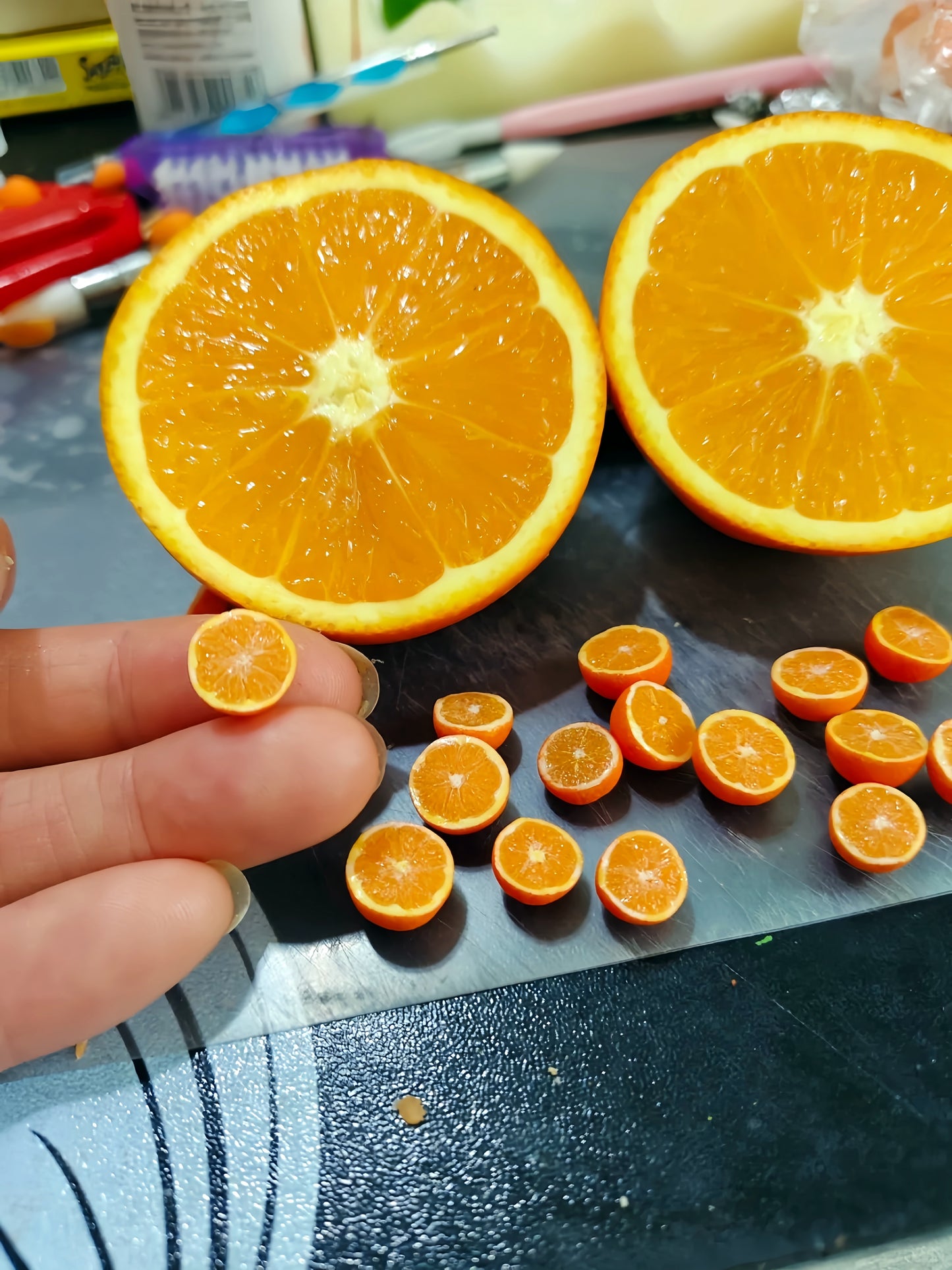 6Pcs Miniature Orange Set – Hand-Sculpted 1:6 Scale Dollhouse Oranges, Halved, Hollow Juiced Shell and Wedge, Realistic Tiny Citrus for Blythe & Barbie Dioramas, Resin Jewelry & Polymer Clay Food Miniatures