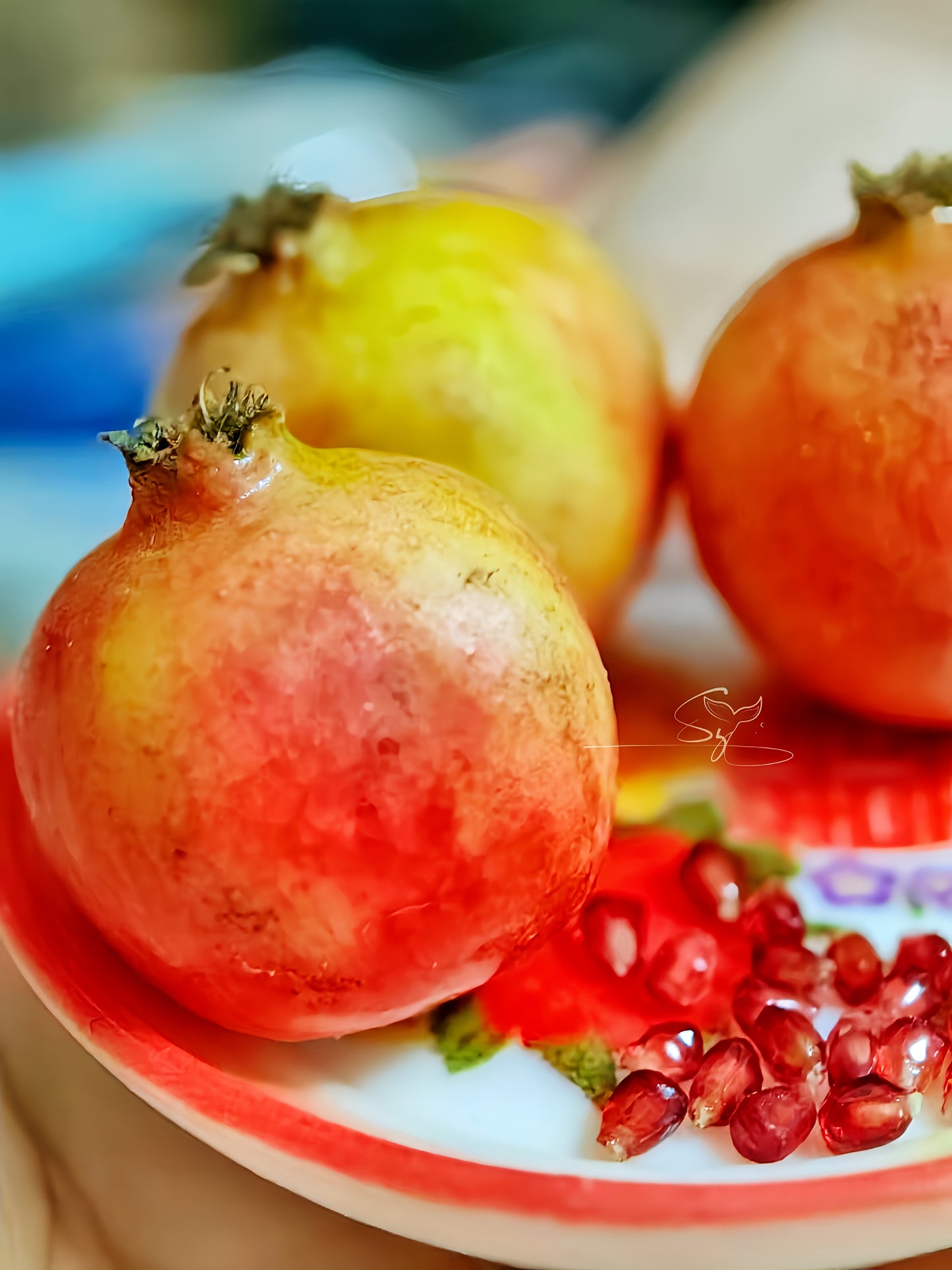 2PCS Miniature Pomegranate Set – Hand-Sculpted 1:12 Scale Dollhouse Pomegranate with Open Cross-Section and Loose Ruby Seeds, Realistic Tiny Fruit for Dioramas, Resin Jewelry & Polymer Clay Food Miniatures