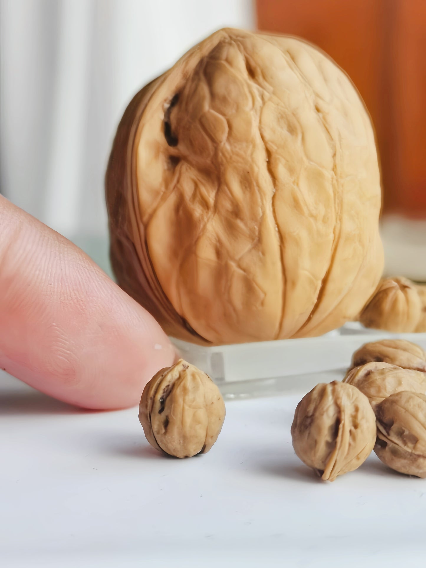 8Pcs Miniature Walnut Set – Hand-Sculpted 1:6 Scale Dollhouse Walnuts with Shell, Half-Cracked and Loose Nutmeat, Realistic Tiny Nuts for Dioramas, Resin Jewelry & Polymer Clay Food Miniatures