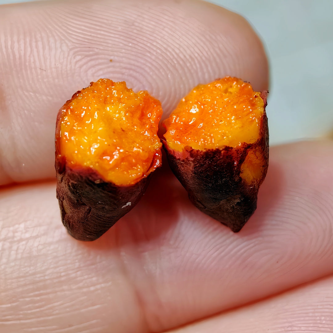 6Pcs Miniature Roasted Sweet Potato Set – Hand-Sculpted 1:6 Scale Dollhouse Baked Sweet Potatoes with Caramelized Skin and Golden Honey Flesh, Realistic Tiny Street Food for Blythe & Barbie Dioramas, Resin Jewelry & Polymer Clay Food Miniatures