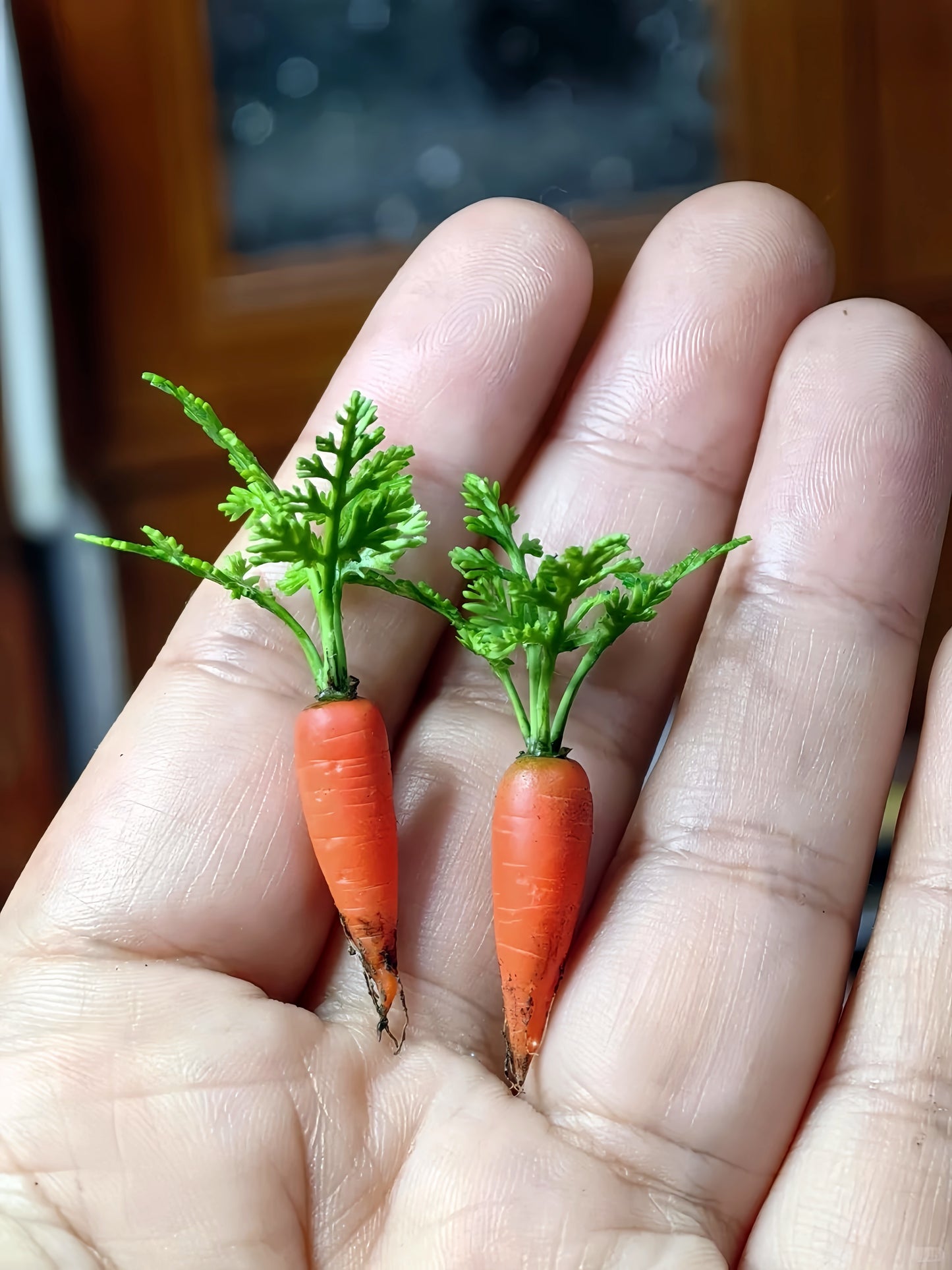 6Pcs Miniature Carrot Set – Hand-Sculpted 1:12 Scale Dollhouse Carrots with Leafy Green Tops, Realistic Garden-Fresh Produce for Dioramas, Fairy Gardens & Polymer Clay Food Miniatures
