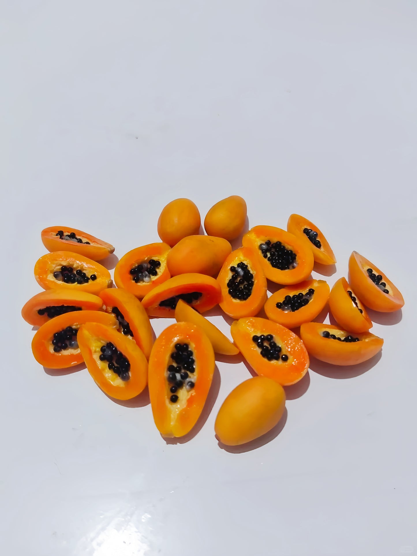 4Pcs Miniature Papaya Set – Hand-Sculpted 1:6 Scale Tropical Fruit, Whole and Halved with Cross-Section Seeds, Realistic Tiny Asian Food for Blythe & Barbie Dioramas, Resin Jewelry & Polymer Clay Fruit
