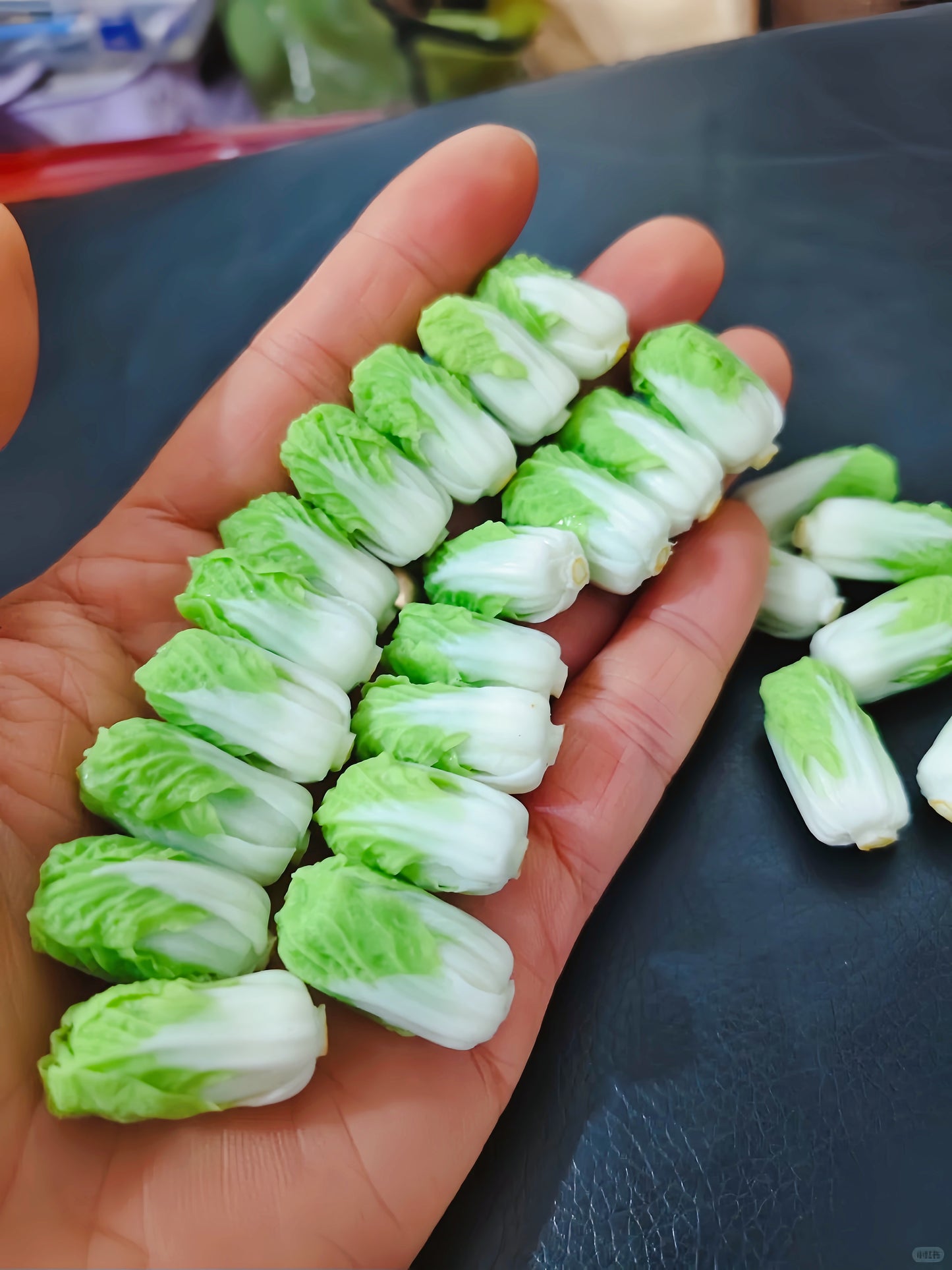 6Pcs Miniature Napa Cabbage Set – Hand-Sculpted 1:6 Scale Dollhouse Chinese Cabbage with Layered Green-White Leaves, Realistic Tiny Asian Vegetable for Blythe & Barbie Dioramas, Resin Jewelry & Polymer Clay Food Miniatures