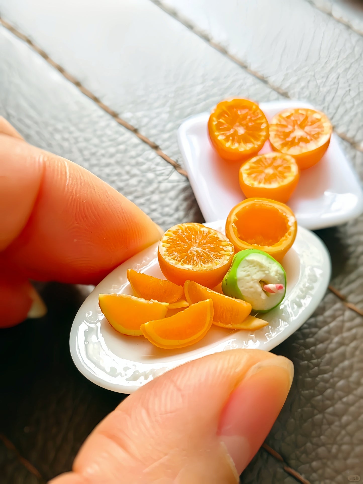 6Pcs Miniature Orange Set – Hand-Sculpted 1:6 Scale Dollhouse Oranges, Halved, Hollow Juiced Shell and Wedge, Realistic Tiny Citrus for Blythe & Barbie Dioramas, Resin Jewelry & Polymer Clay Food Miniatures