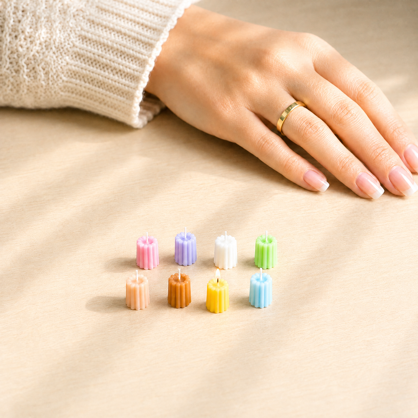 FDMINI Mini Canelé Candles – Set of 8 Handmade Miniature Fluted Candles for 1/6 1/8 1/12 Scale Dollhouse, BJD & Blythe Doll Scenes