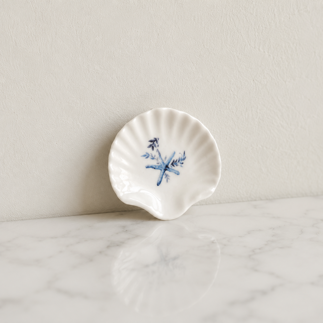 FDMINI Mini Ceramic Plates – 6 Coastal Shell & Embossed Floral Designs Miniature Dish Props for 1:6 Scale Dollhouse, BJD & Blythe Scenes