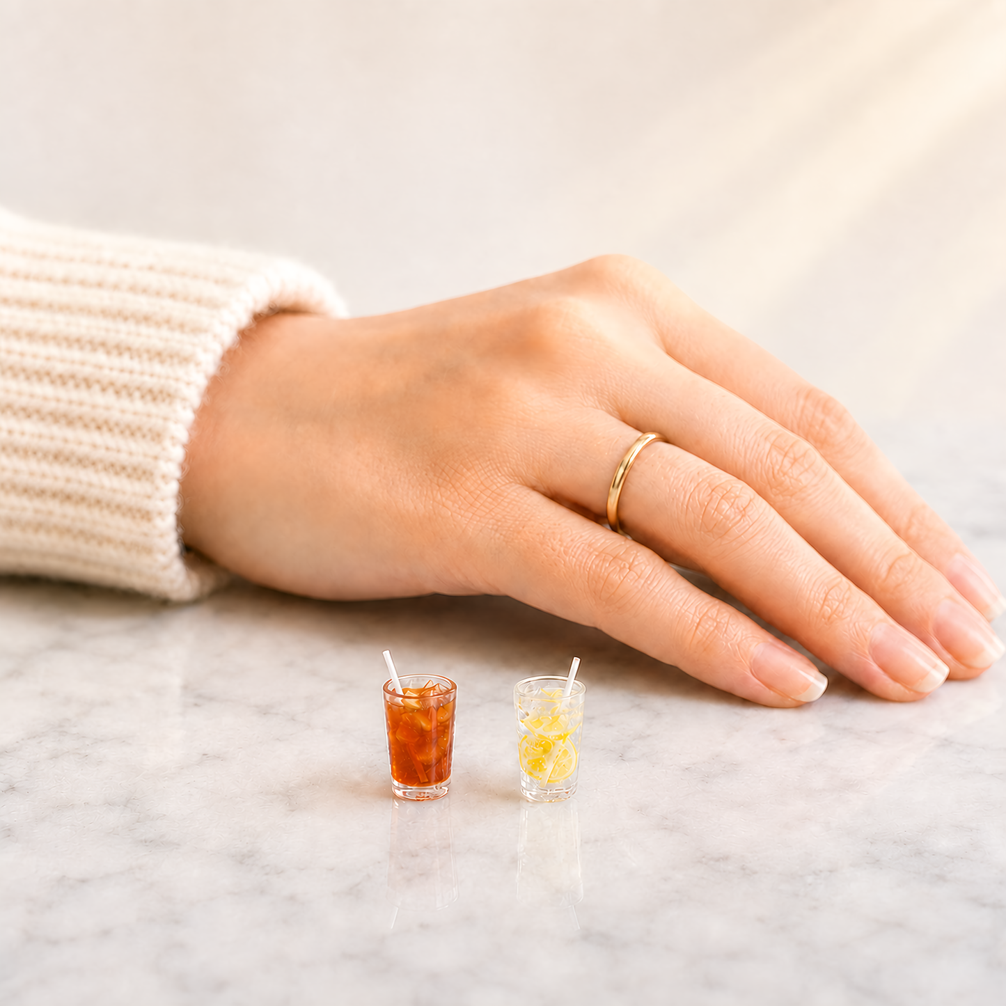 FDMINI Mini Summer Drinks – 2 Styles Miniature Lemon Tea & Lemon Water for 1:6 & 1:12 Dollhouse Kitchen & Diorama Scenes