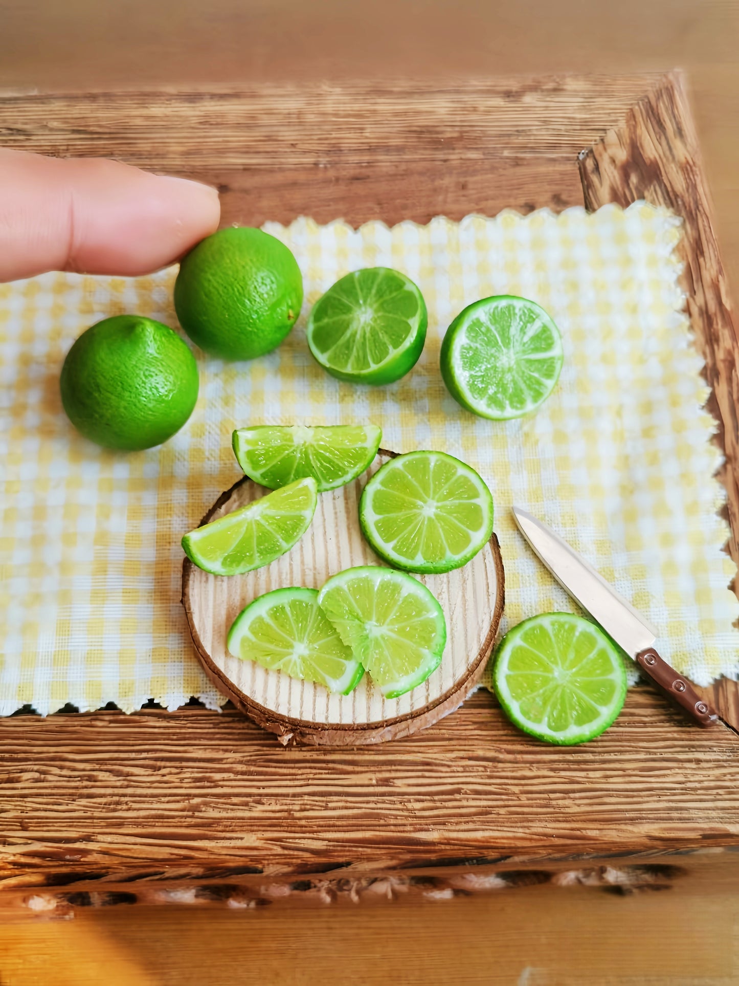 6Pcs Miniature Lime Set – Hand-Sculpted 1:6 Scale Dollhouse Limes in Six Forms (Whole, Half, Wedge, Quarter, Slice), Realistic Tiny Citrus for Blythe & Barbie Dioramas, Resin Jewelry & Polymer Clay Food Miniatures