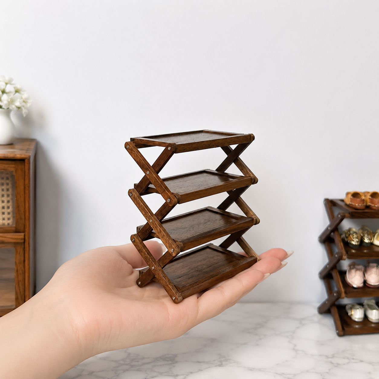 FDMINI Mini Foldable 4-Tier Shelf – Miniature Walnut Wood Folding Rack for 1:6 & 1:12 Dollhouse, Diorama & Room Scenes