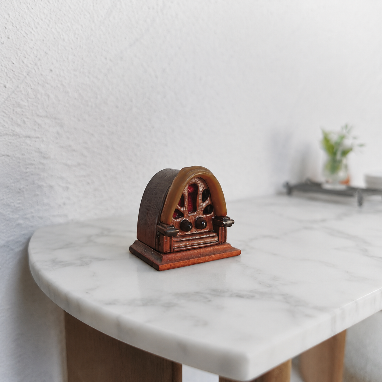 FDMINI Mini Vintage Radio – Miniature Wood Cathedral Radio Model for 1:12 Dollhouse, Diorama & Retro Room Scenes