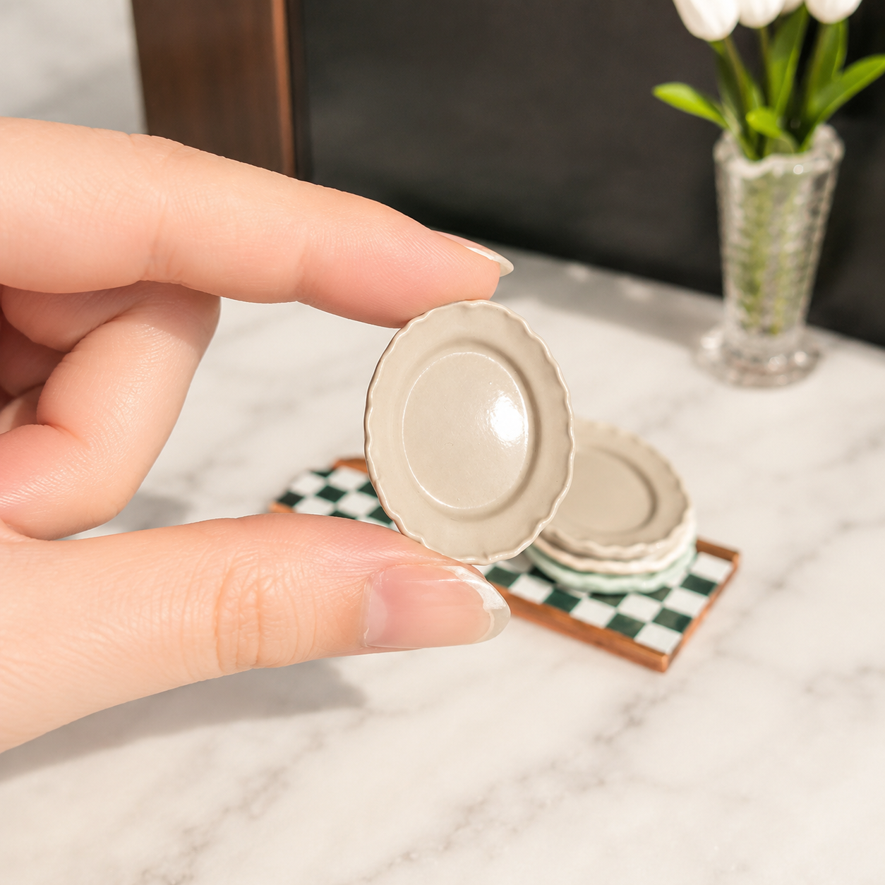 FDMINI Mini Oval Plate – 4 Colors Miniature Scalloped Oval Dessert Plate for 1:12 Dollhouse, Nordic Kitchen & Diorama Scenes