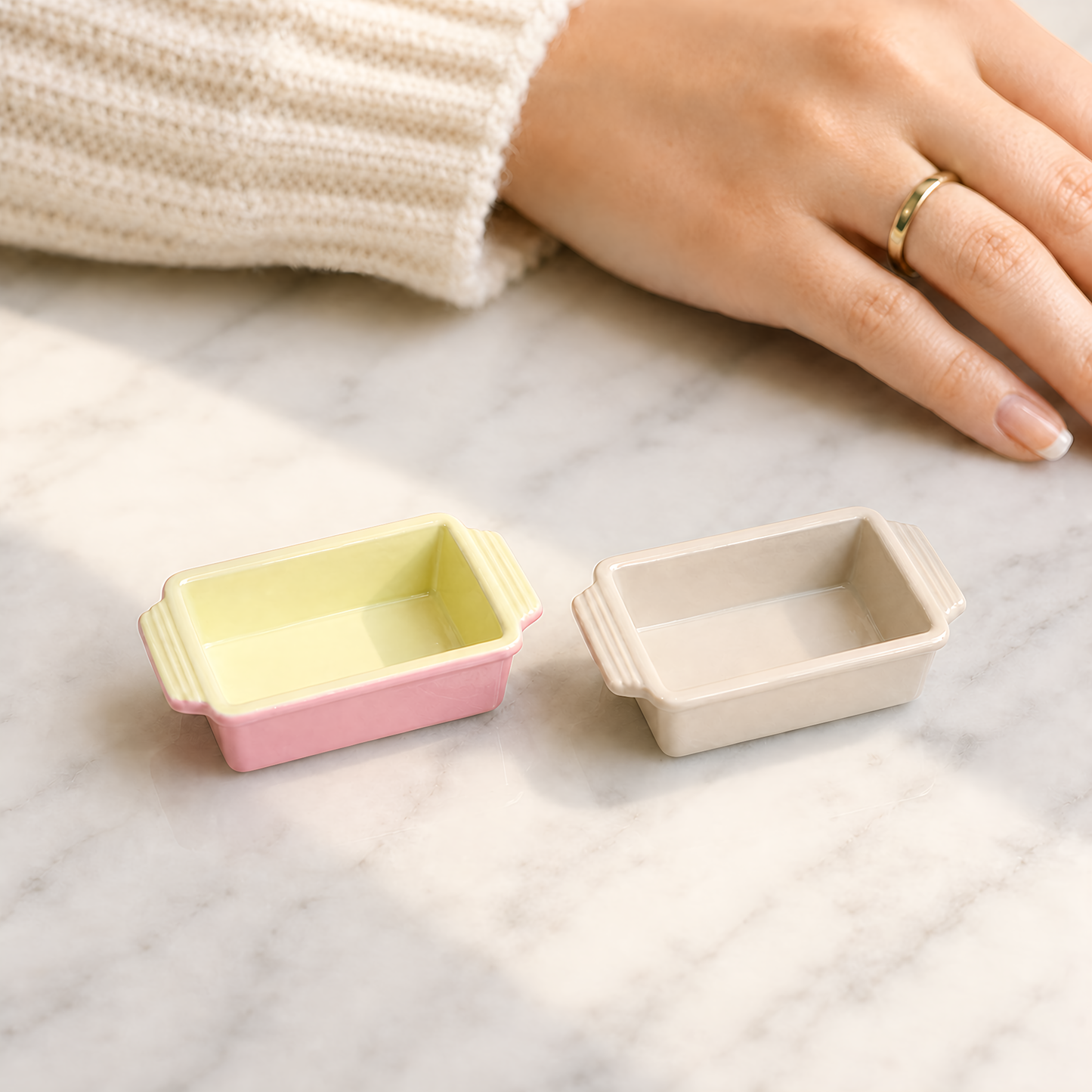 FDMINI Mini Baking Dish – 2 Colors Miniature Ceramic Loaf Pan & Casserole Bakeware for 1:12 Dollhouse & Doll Kitchen Scenes