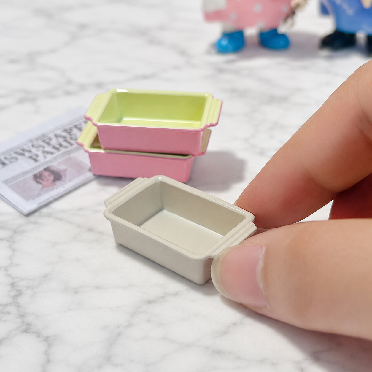 FDMINI Mini Baking Dish – 2 Colors Miniature Ceramic Loaf Pan & Casserole Bakeware for 1:12 Dollhouse & Doll Kitchen Scenes