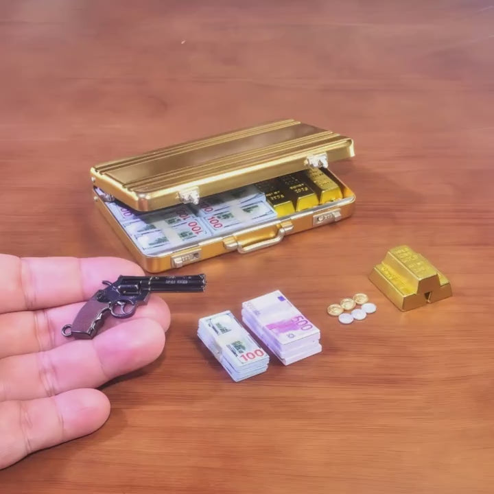 miniature collector briefcase set for action figures fdmini